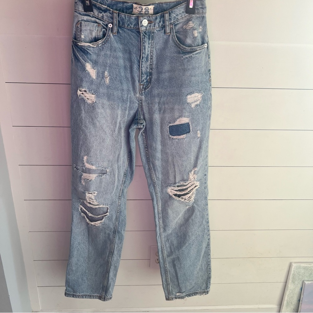 We The Free CRVY Light Blue Distressed Denim Jeans Size 28 Straight Leg
